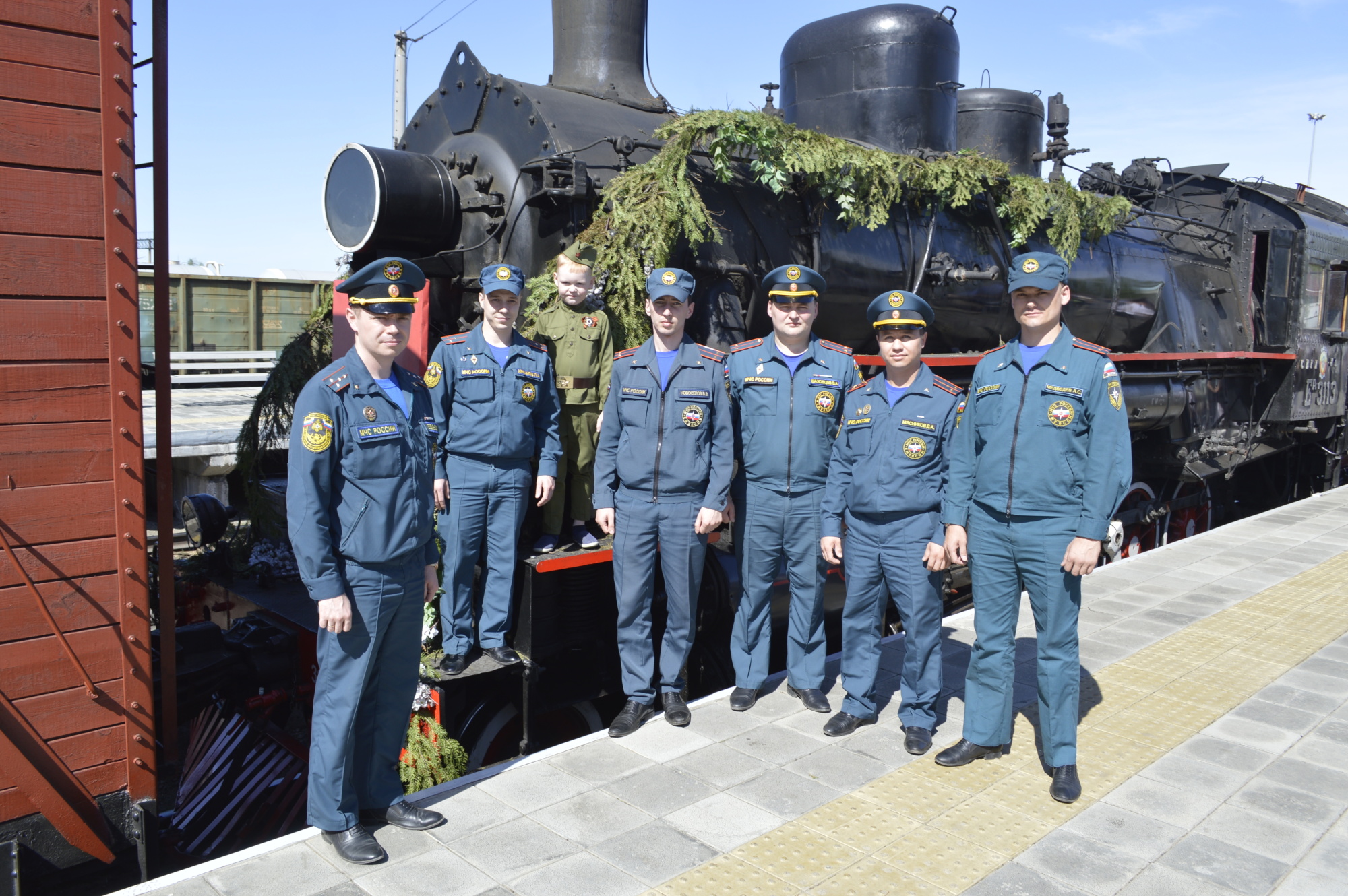 Тобольские огнеборцы посетили подвижную выставку 