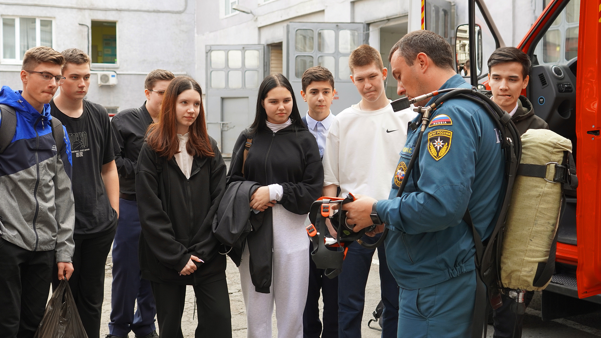 72ру новости тюмень. Завьялов Тюмень МЧС. День открытых дверей в пожарной части афиша. Катков Алексей МЧС Тюмень.