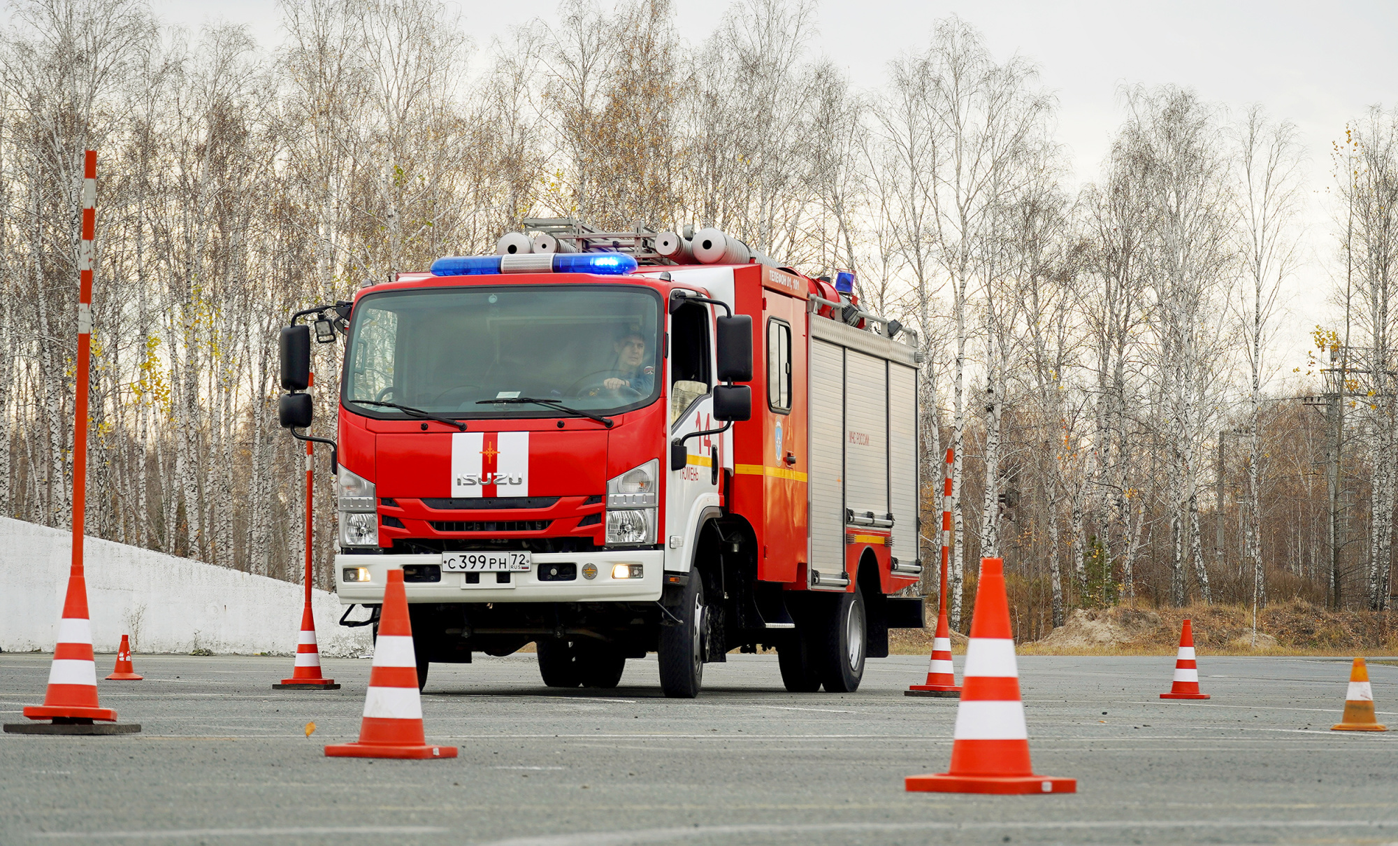 Водители пожарных машин показали свое мастерство - Новости - Главное  управление МЧС России по Тюменской области