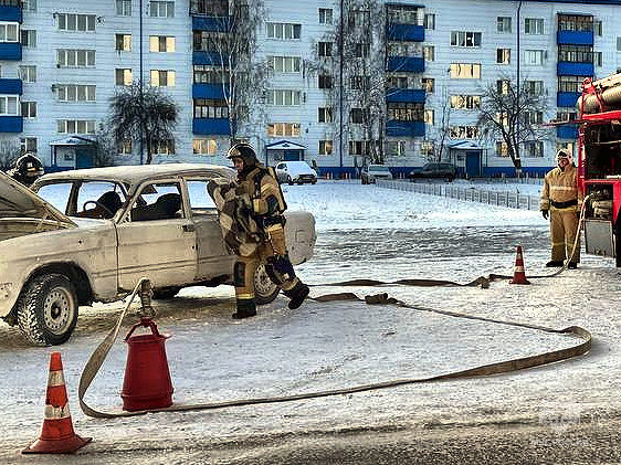 Тюменские пожарные провели учения по ликвидации последствий ДТП