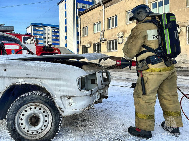 Тюменские пожарные провели учения по ликвидации последствий ДТП